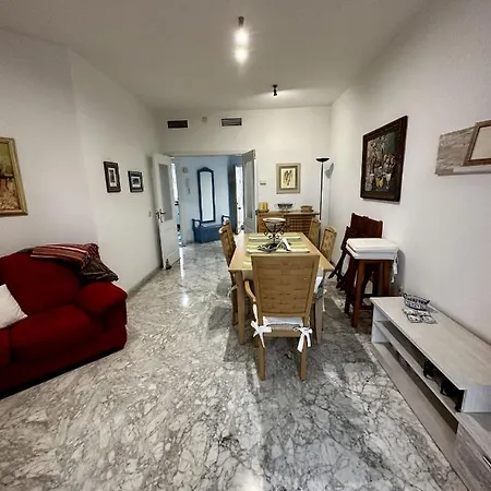 Real Seaside Apartment Marbella